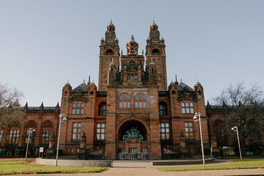 https://hiddenscotland-gallery.ams3.cdn.digitaloceanspaces.com/wp/2018/03/Kelvingrove-Art-Gallery-1-of-25_websize-1-1024x683.jpg