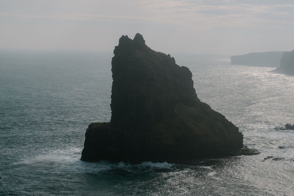 https://hiddenscotland-gallery.ams3.cdn.digitaloceanspaces.com/wp/2018/10/DuncansbyStacks10.jpg