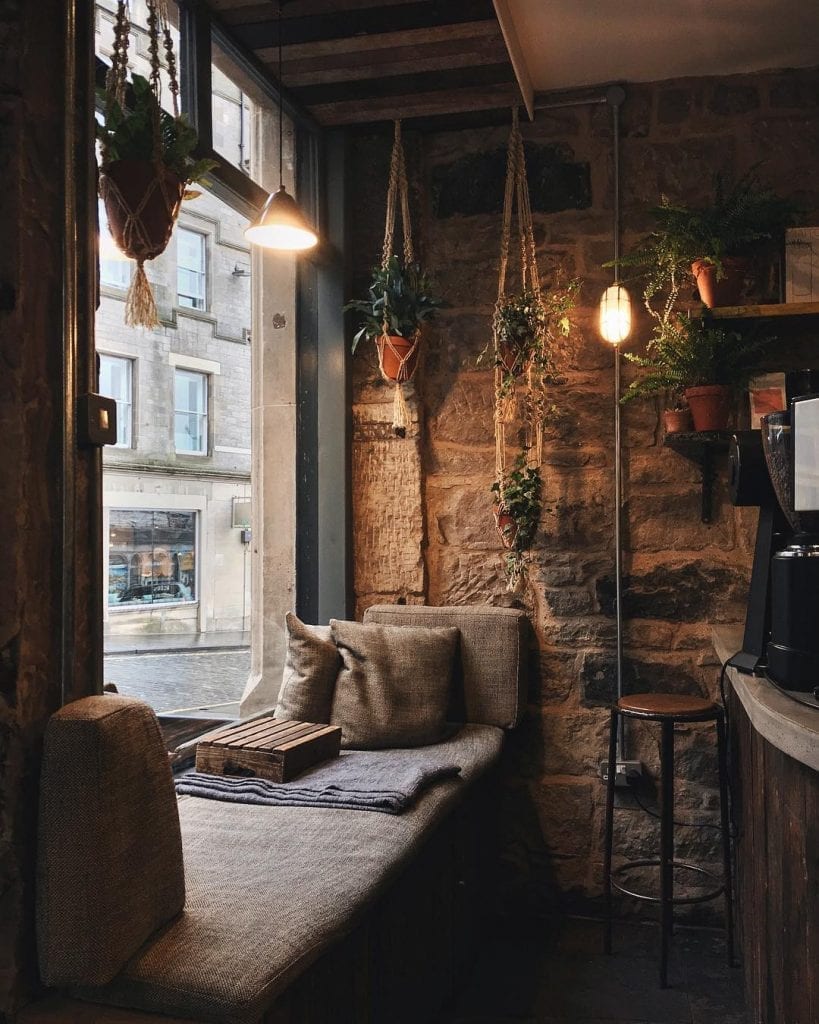 https://hiddenscotland-gallery.ams3.cdn.digitaloceanspaces.com/wp/2019/05/56962152_2329945800624384_5877908748739521678_n-1-819x1024.jpg
