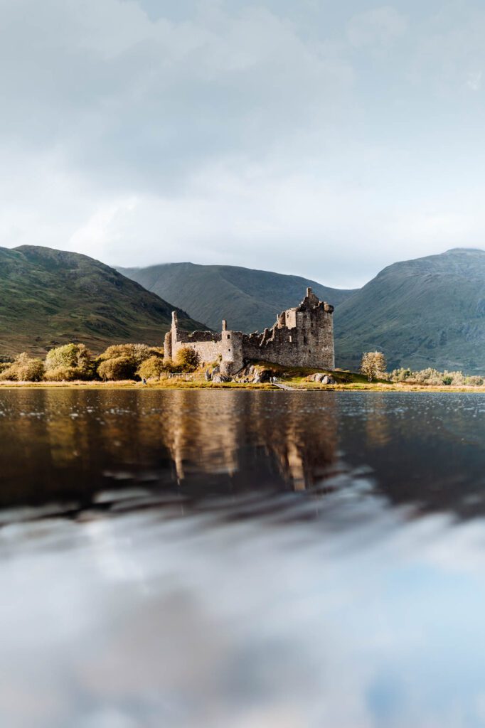 https://hiddenscotland-gallery.ams3.cdn.digitaloceanspaces.com/wp/2019/06/2021-HS-ARGYLL_AND_BUTE-0223--682x1024.jpg