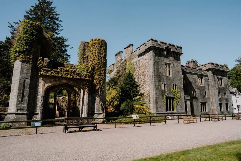 https://hiddenscotland-gallery.ams3.cdn.digitaloceanspaces.com/wp/2019/06/Armadale-Castle-Gardens-2-1024x683.jpg