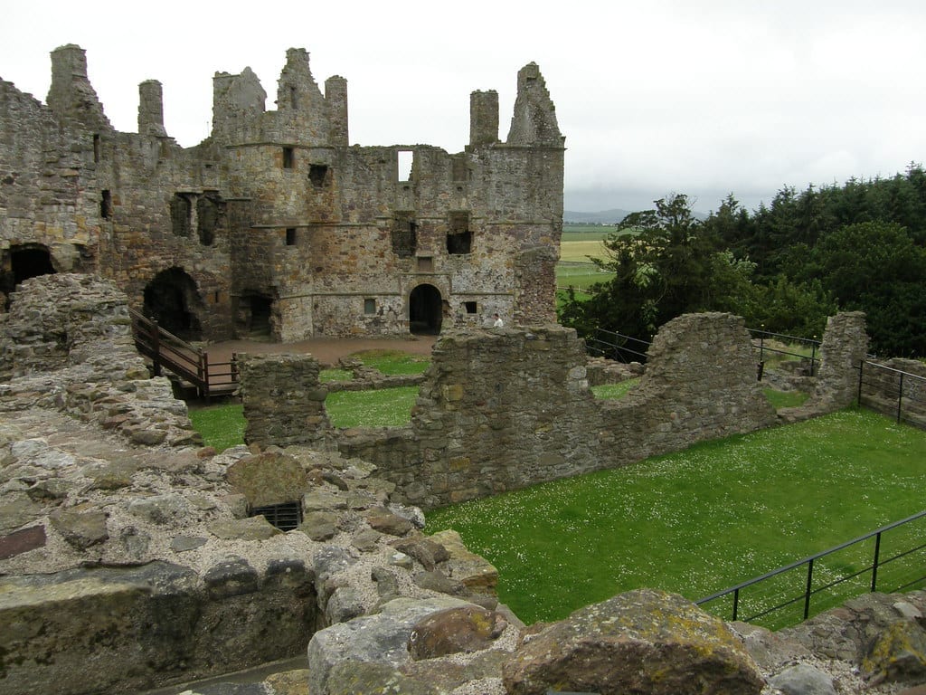 Dirleton Castle & Gardens