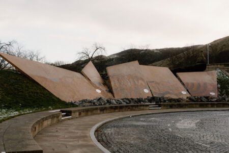 Dynamic Earth