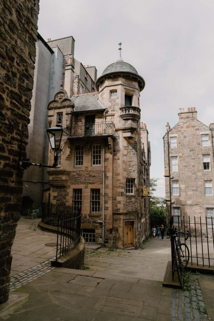 https://hiddenscotland-gallery.ams3.cdn.digitaloceanspaces.com/wp/2020/05/TheWritersMuseum1of3-683x1024.jpg