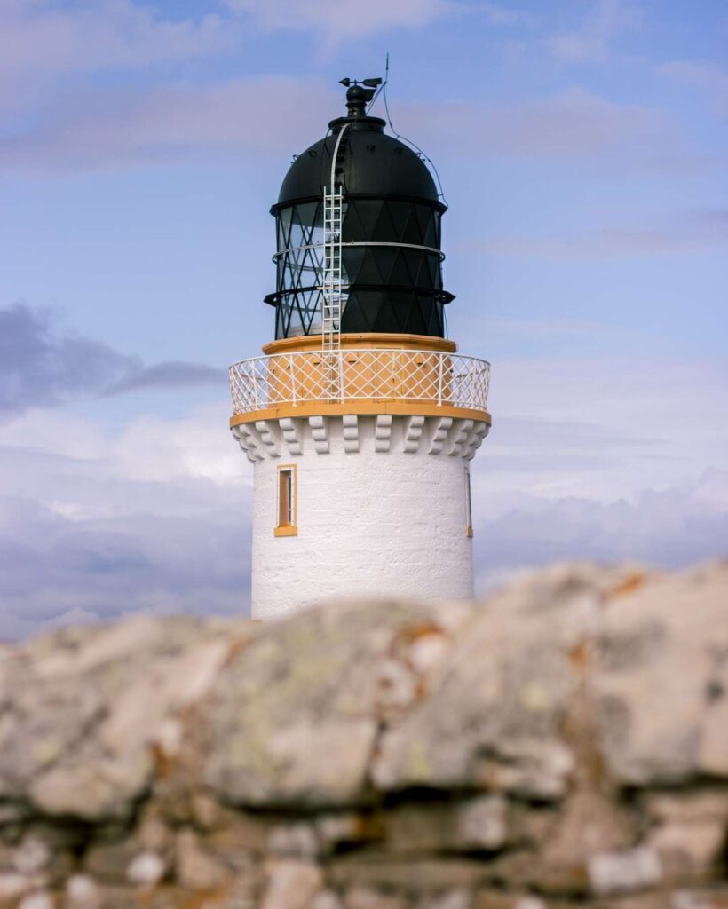 https://hiddenscotland-gallery.ams3.cdn.digitaloceanspaces.com/wp/2021/09/Dunnet-Head-820x1024.jpg
