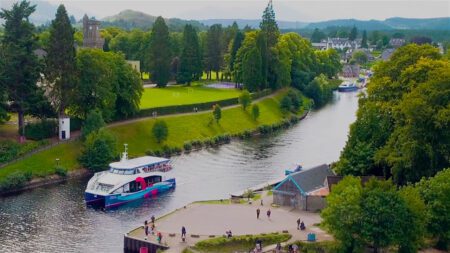 Cruise Loch Ness