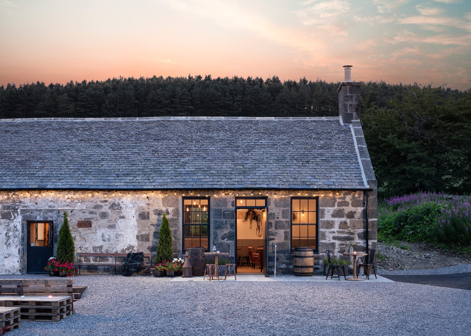 Steading Bar