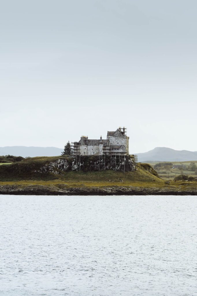 https://hiddenscotland-gallery.ams3.cdn.digitaloceanspaces.com/wp/2022/07/2021-HS-ISLE_OF_MULL-0059-lores-682x1024.jpg