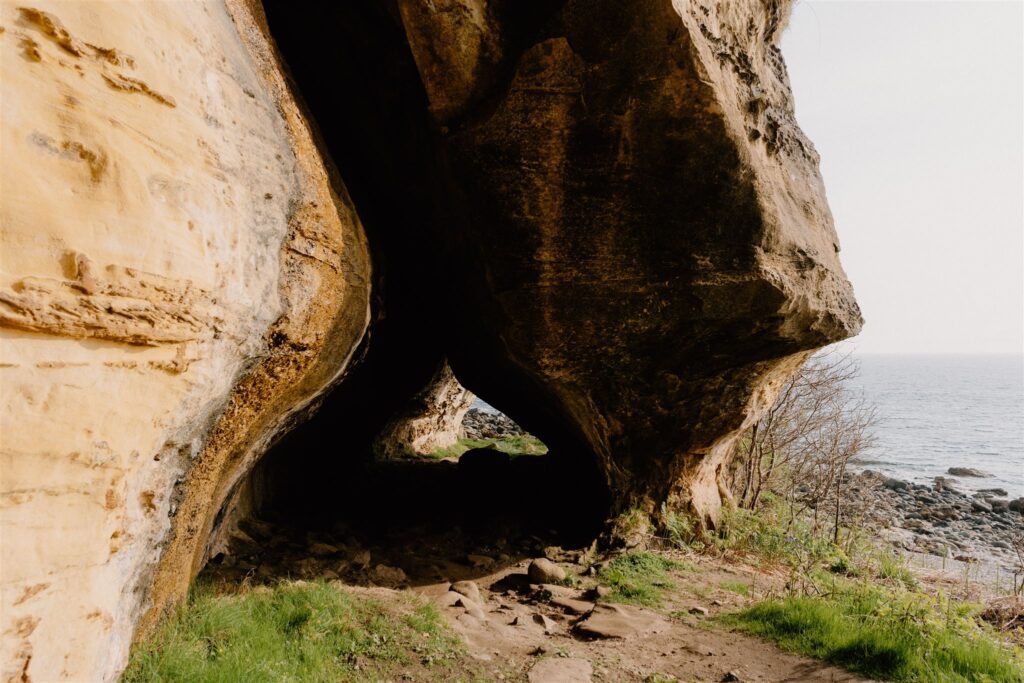 https://hiddenscotland-gallery.ams3.cdn.digitaloceanspaces.com/wp/2022/07/Kings-Caves-13_websize-1024x683.jpg