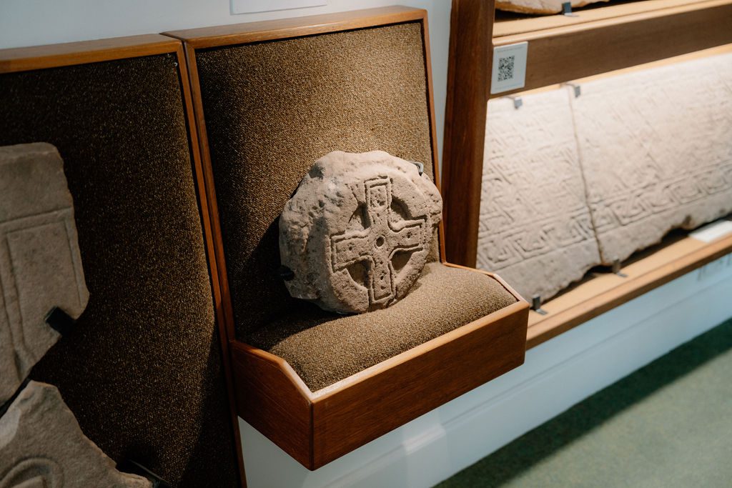 https://hiddenscotland-gallery.ams3.cdn.digitaloceanspaces.com/wp/2022/11/GroamHouseMuseum8.jpg