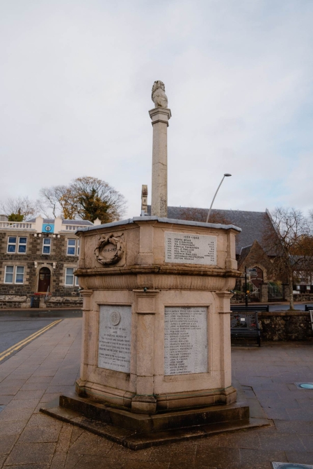 Somerled Square War Memorial