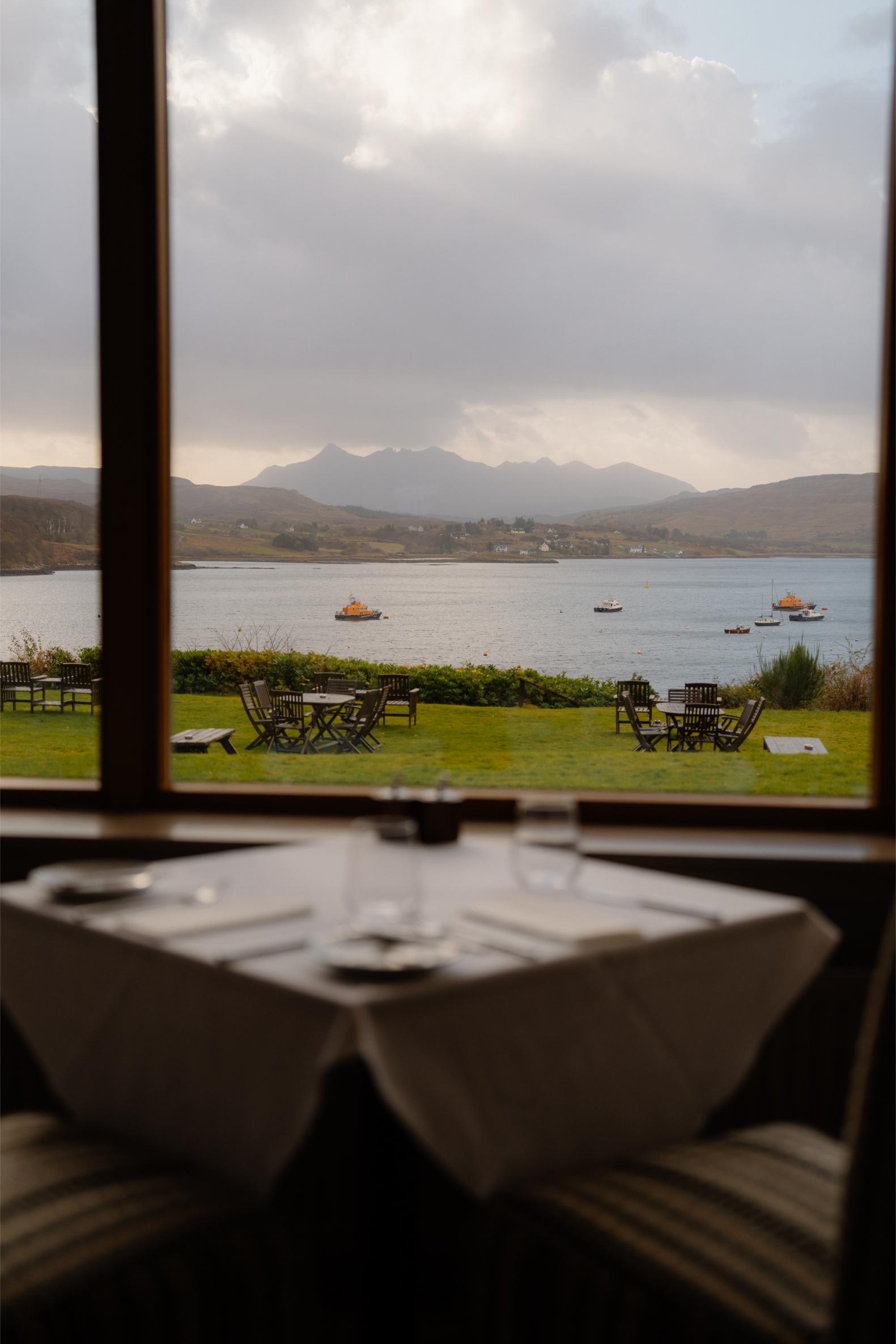 https://hiddenscotland-gallery.ams3.cdn.digitaloceanspaces.com/wp/2025/01/CuillinHillsHotel-@simonhird8-large-1736377584.jpg