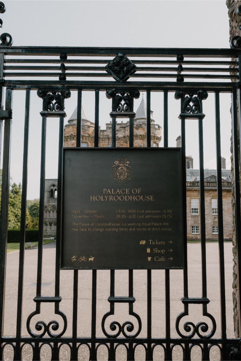 https://hiddenscotland-gallery.ams3.cdn.digitaloceanspaces.com/wp/2025/01/PalaceofHolyroodhouse(2of4)-large-1737220609.jpg