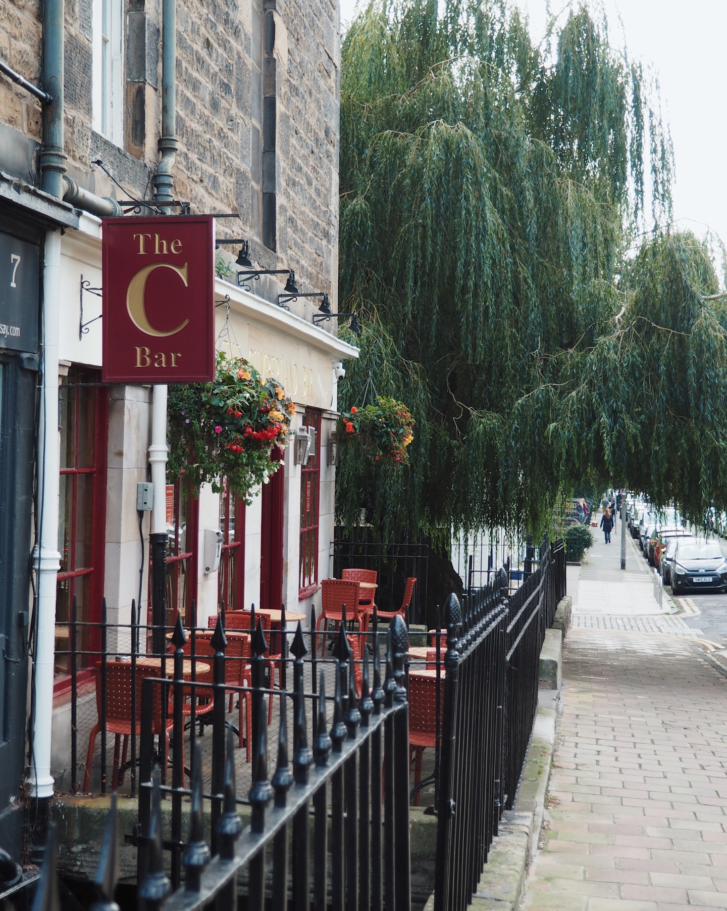12pm: Lunch at The Cumberland Bar
