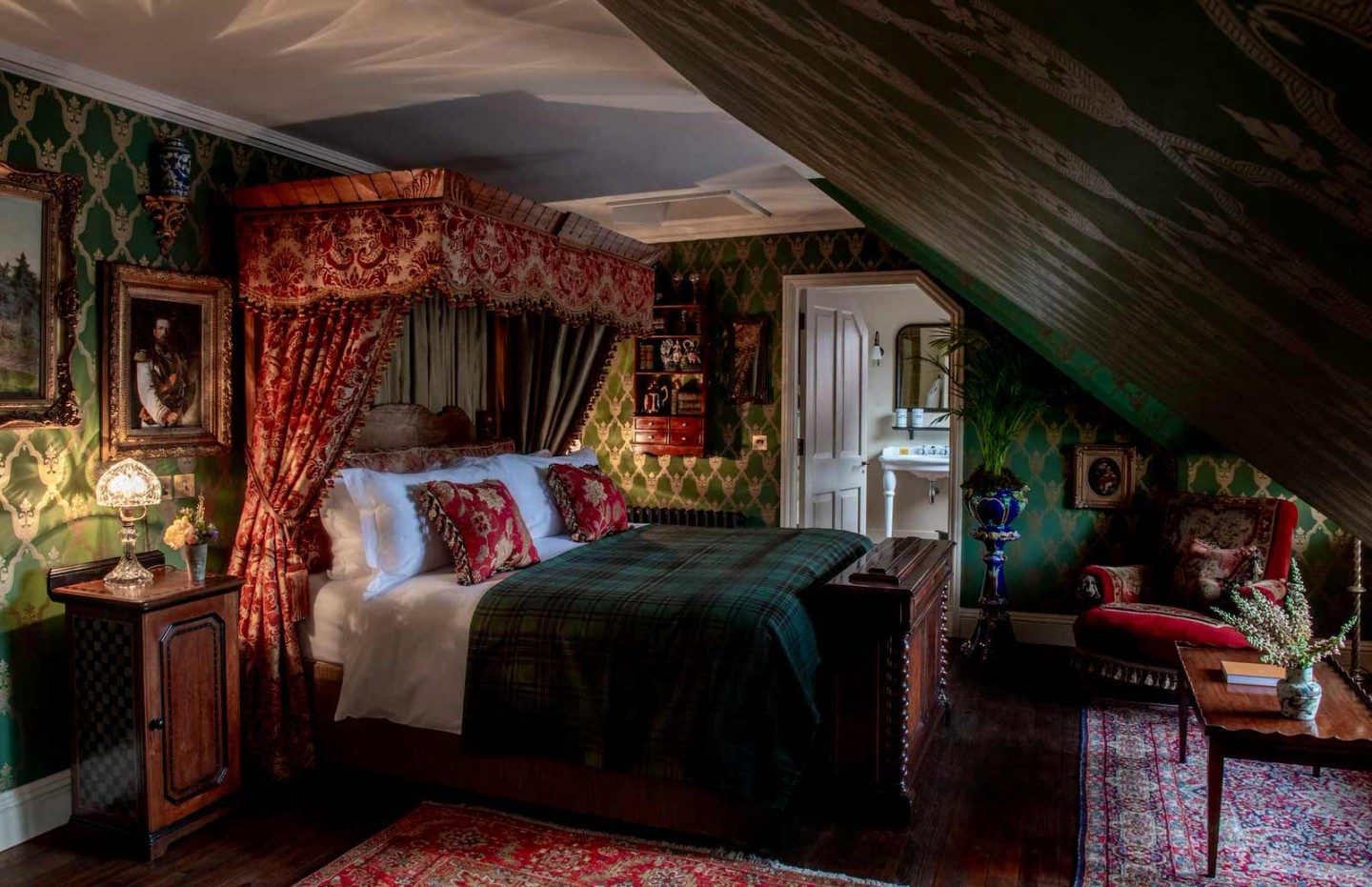 Braemar's Fife Arms: Art and Luxury in the Highlands