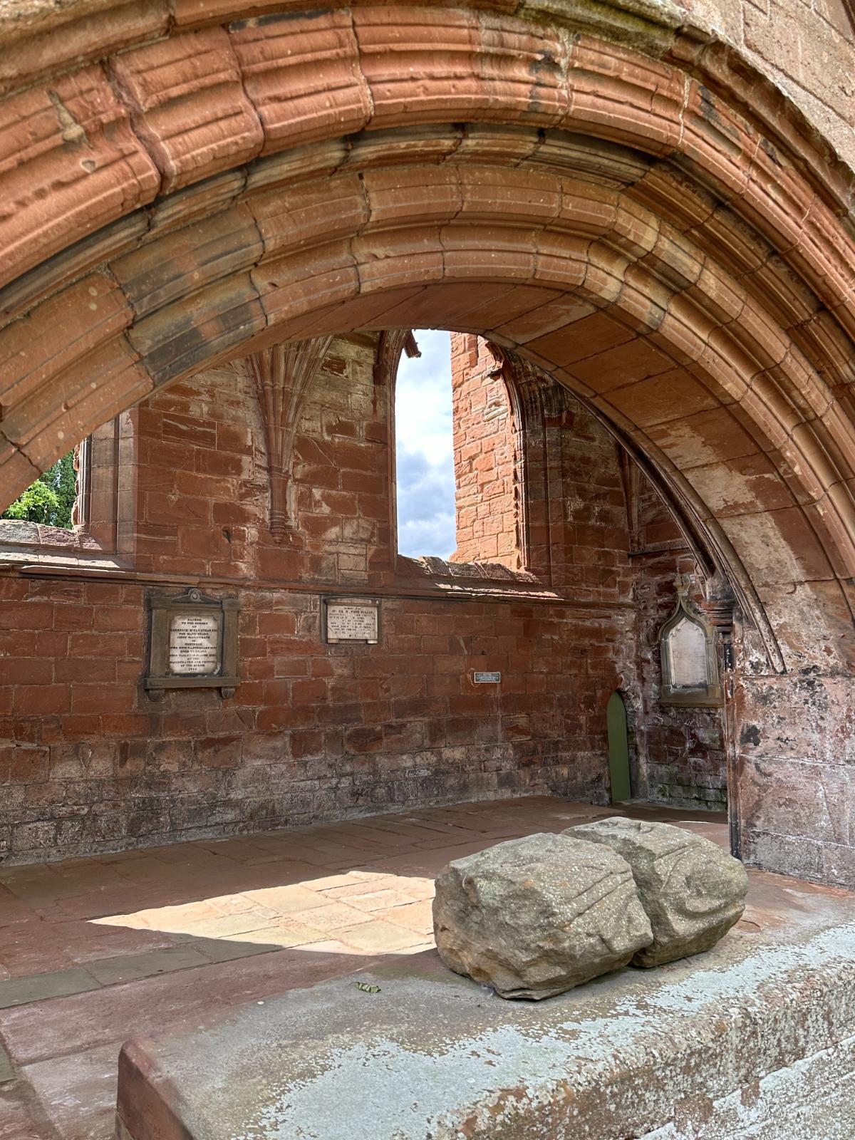 https://hiddenscotland-gallery.ams3.cdn.digitaloceanspaces.com/wp/2025/04/itineraries/gallery_images_full_1746023521.jpg