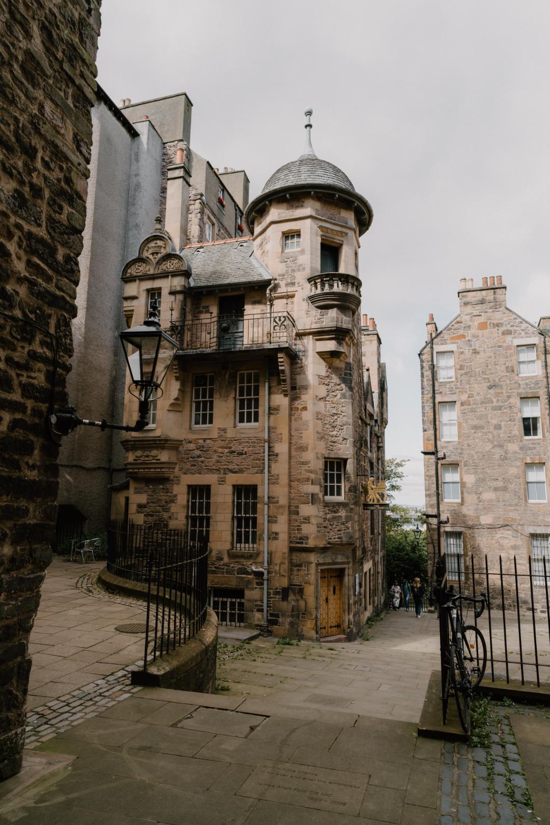 A Guide to Edinburgh’s Historic Sites and Museums