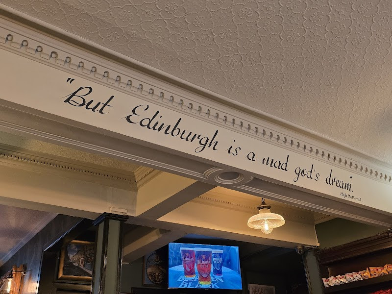 Have a Pint at Thistle Street Bar