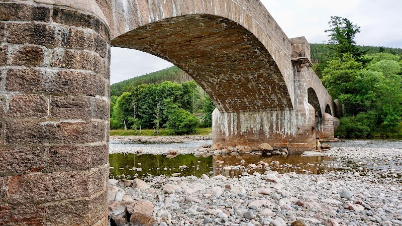 Lunch and a Wander in Ballater