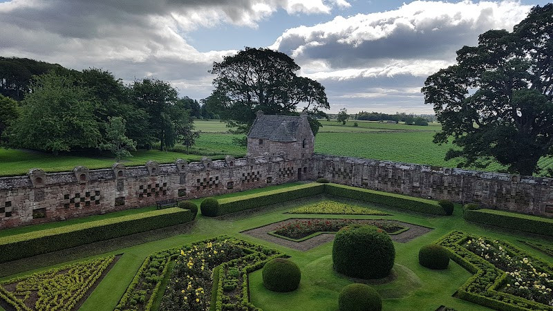 https://hiddenscotland-gallery.ams3.cdn.digitaloceanspaces.com/wp/2025/07/itineraries/gallery_images_full_1751979216.jpg