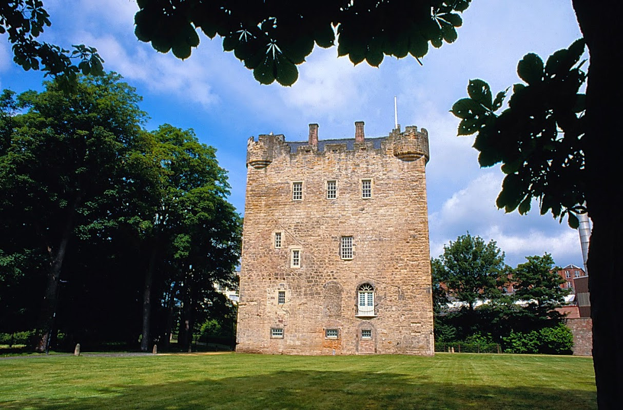 https://hiddenscotland-gallery.ams3.cdn.digitaloceanspaces.com/wp/2025/07/itineraries/gallery_images_full_1753542298.jpg