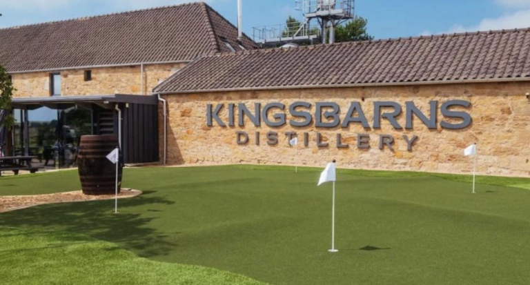 Kingsbarns Distillery has opened a putting green
